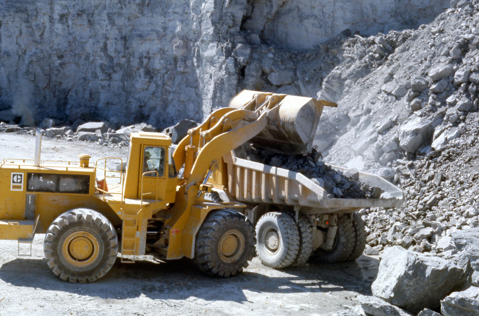 1:48 Cat® 988B Wheel Loader - Die-cast - Classic Construction Models