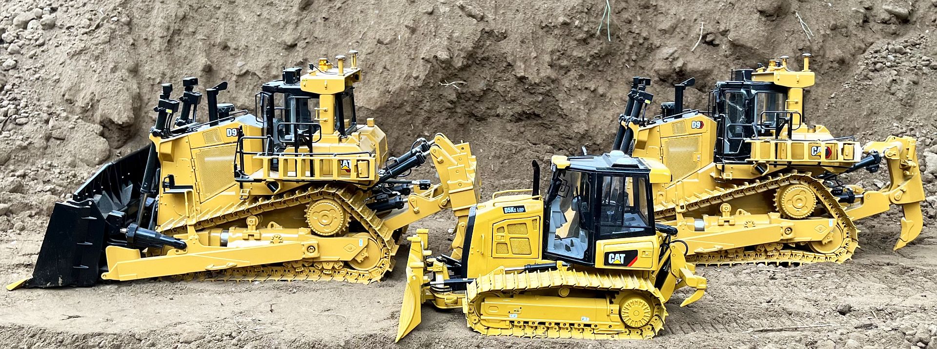 Cat® D5K2 and D9's Dozing Away Shipping Costs - Classic