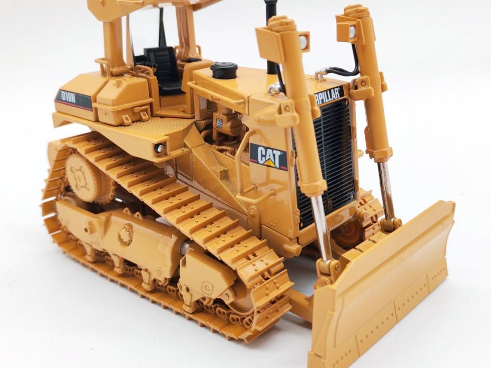 1:48 Cat<sup class='superscript'>®</sup> D10N Dozer with C-Blade and Rear Push Block – Die-Cast