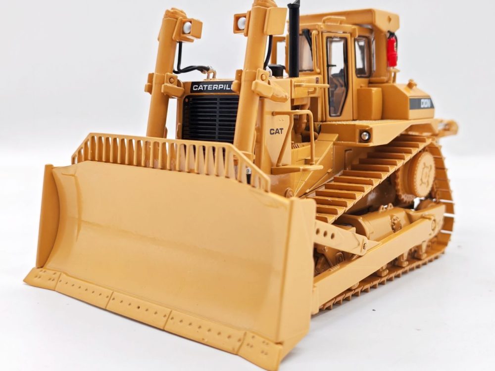 1:48 Cat<sup class='superscript'>®</sup> D10N Dozer with SU-Blade and Single-Shank Ripper – Die-Cast
